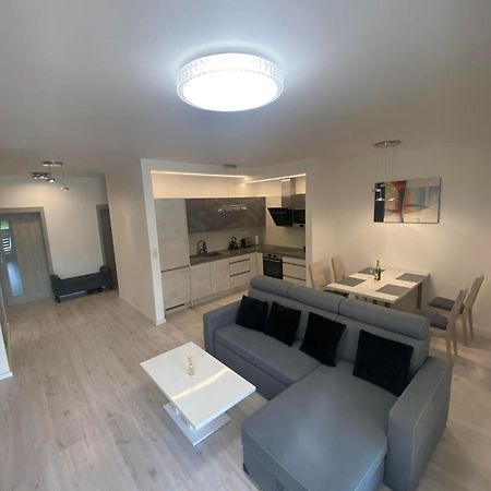 Apartman S Terasou Zvolen Buitenkant foto