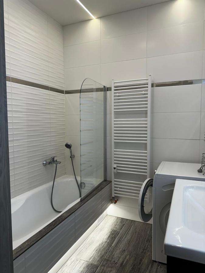Apartman S Terasou Zvolen Buitenkant foto