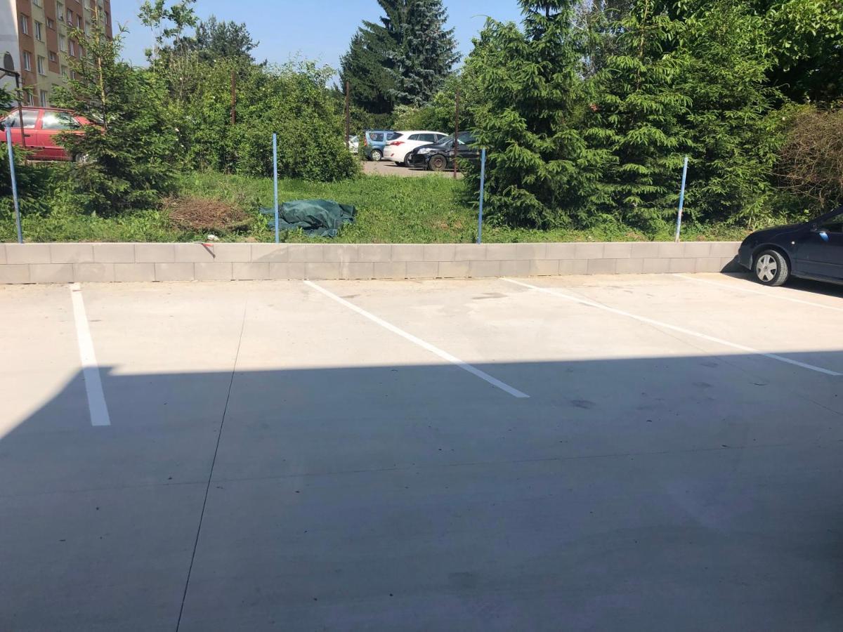 Apartman S Terasou Zvolen Buitenkant foto