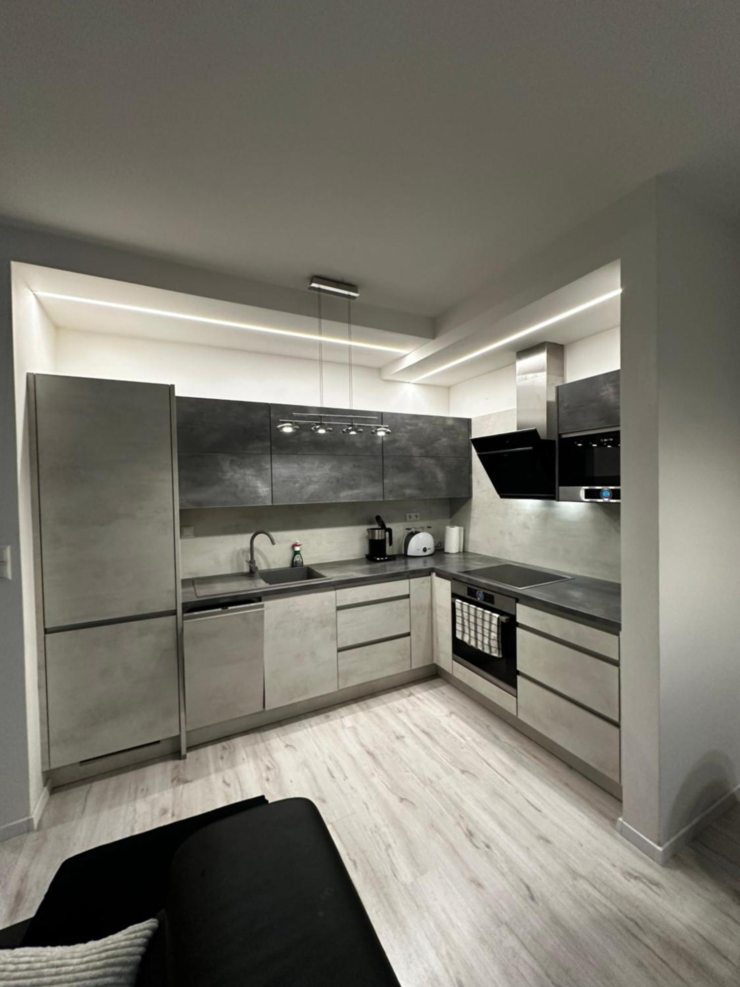 Apartman S Terasou Zvolen Buitenkant foto