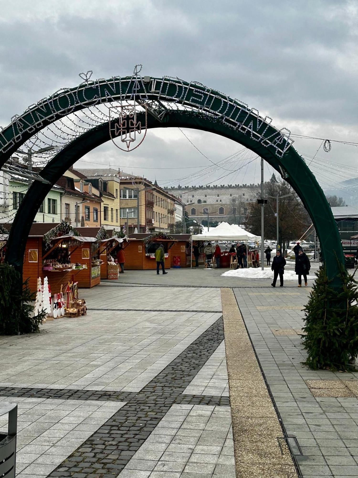 Apartman S Terasou Zvolen Buitenkant foto