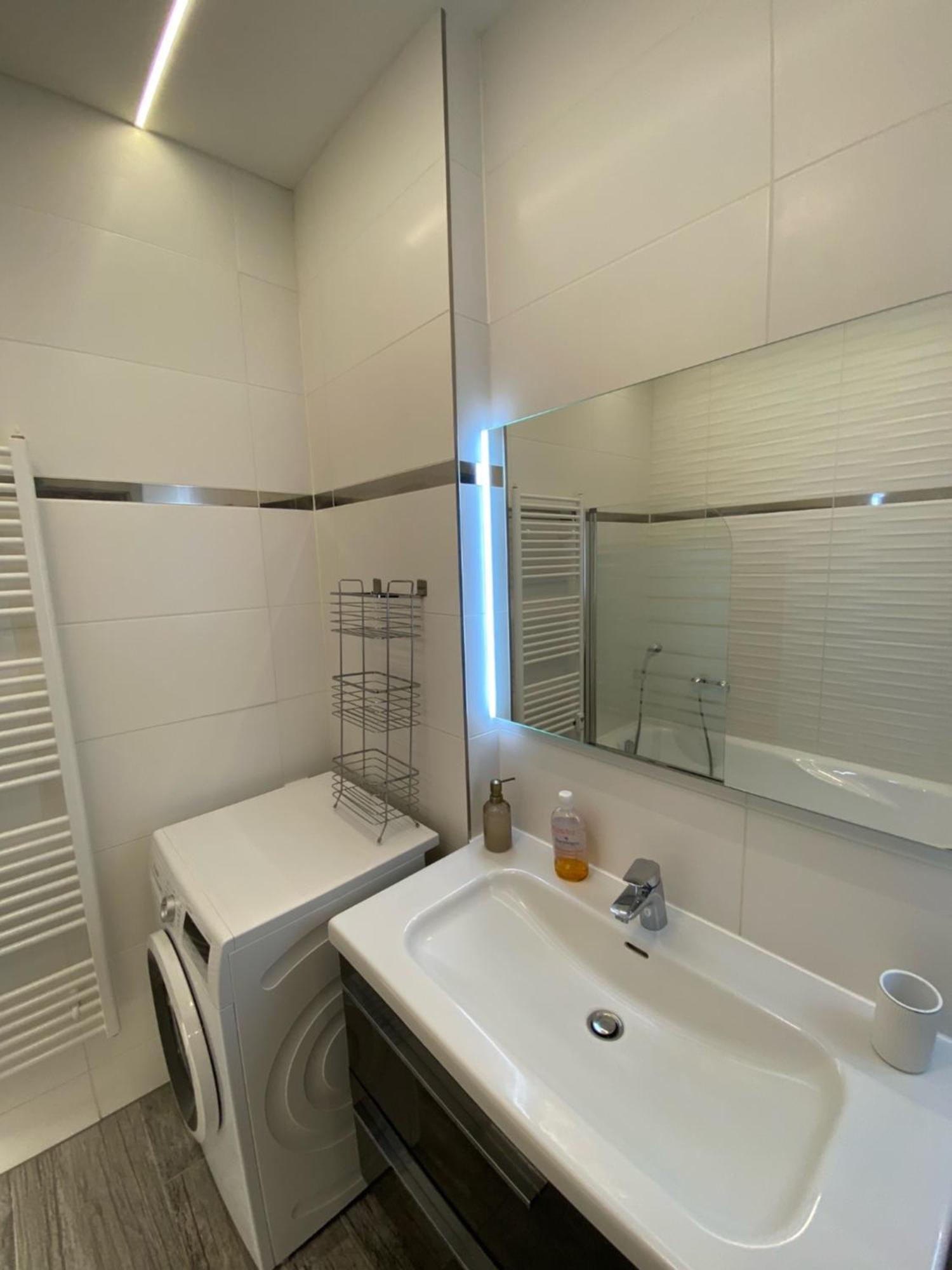 Apartman S Terasou Zvolen Buitenkant foto