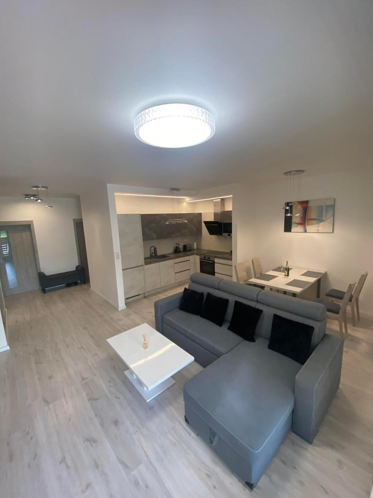 Apartman S Terasou Zvolen Buitenkant foto