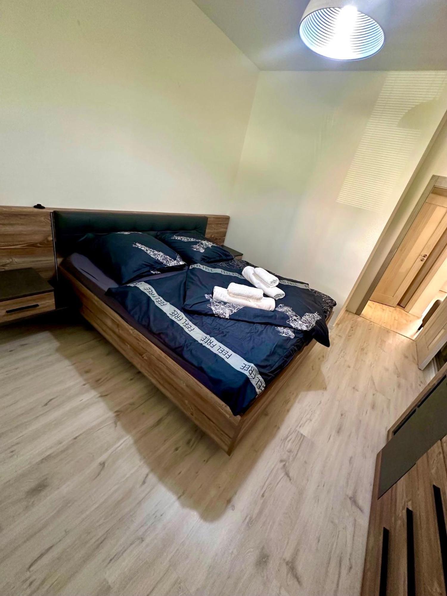 Apartman S Terasou Zvolen Buitenkant foto