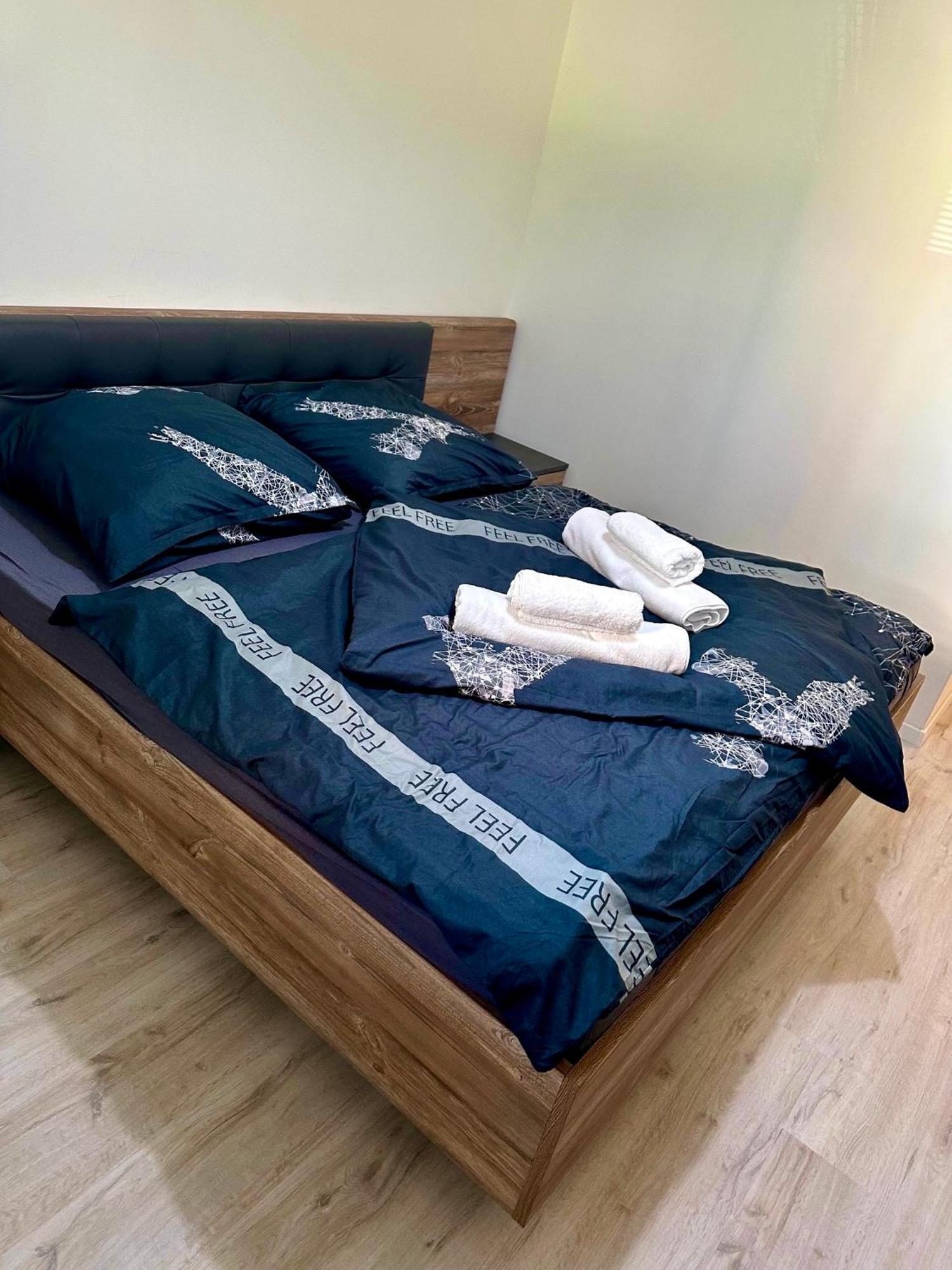 Apartman S Terasou Zvolen Buitenkant foto